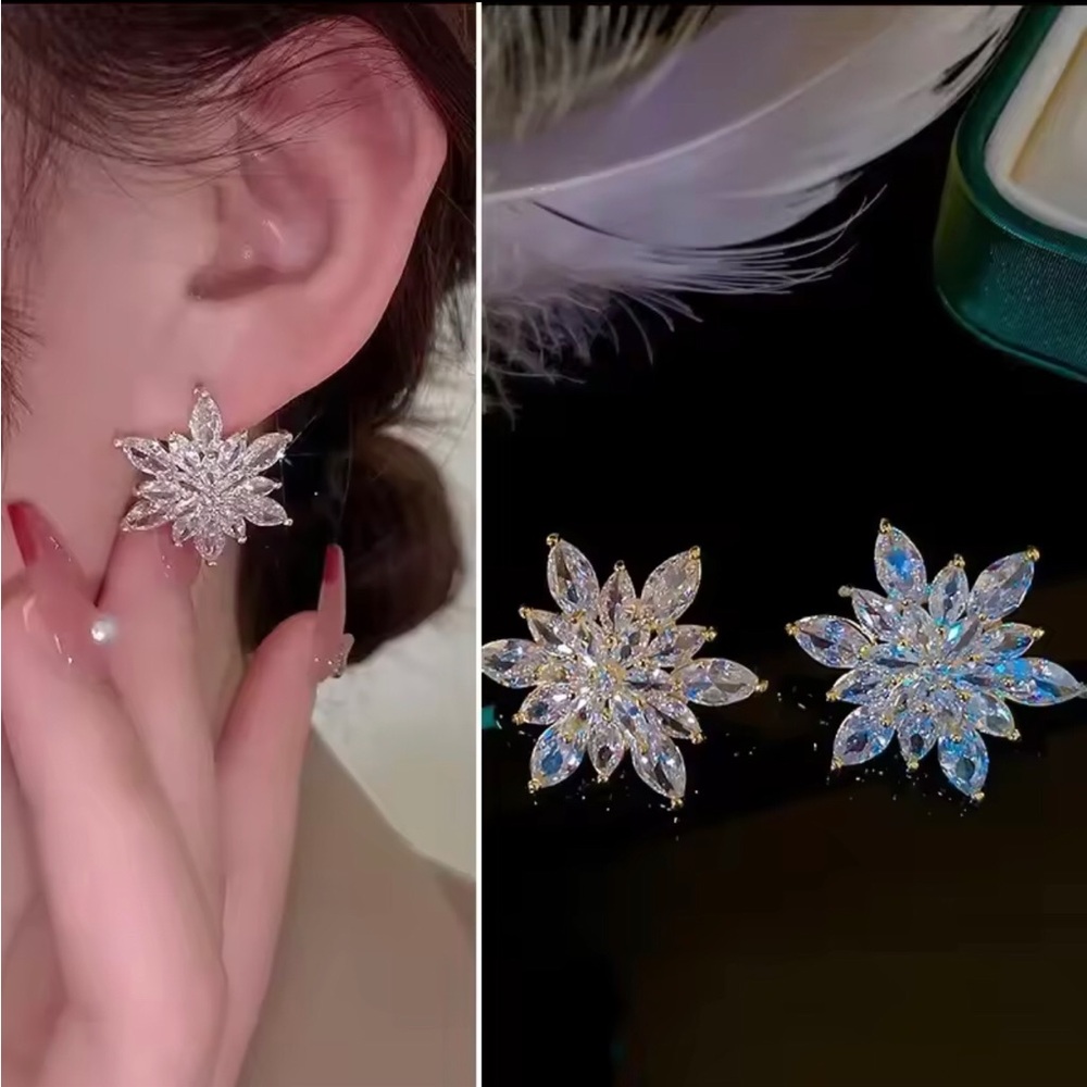 Sparkling Crystal Floral Stud Earrings